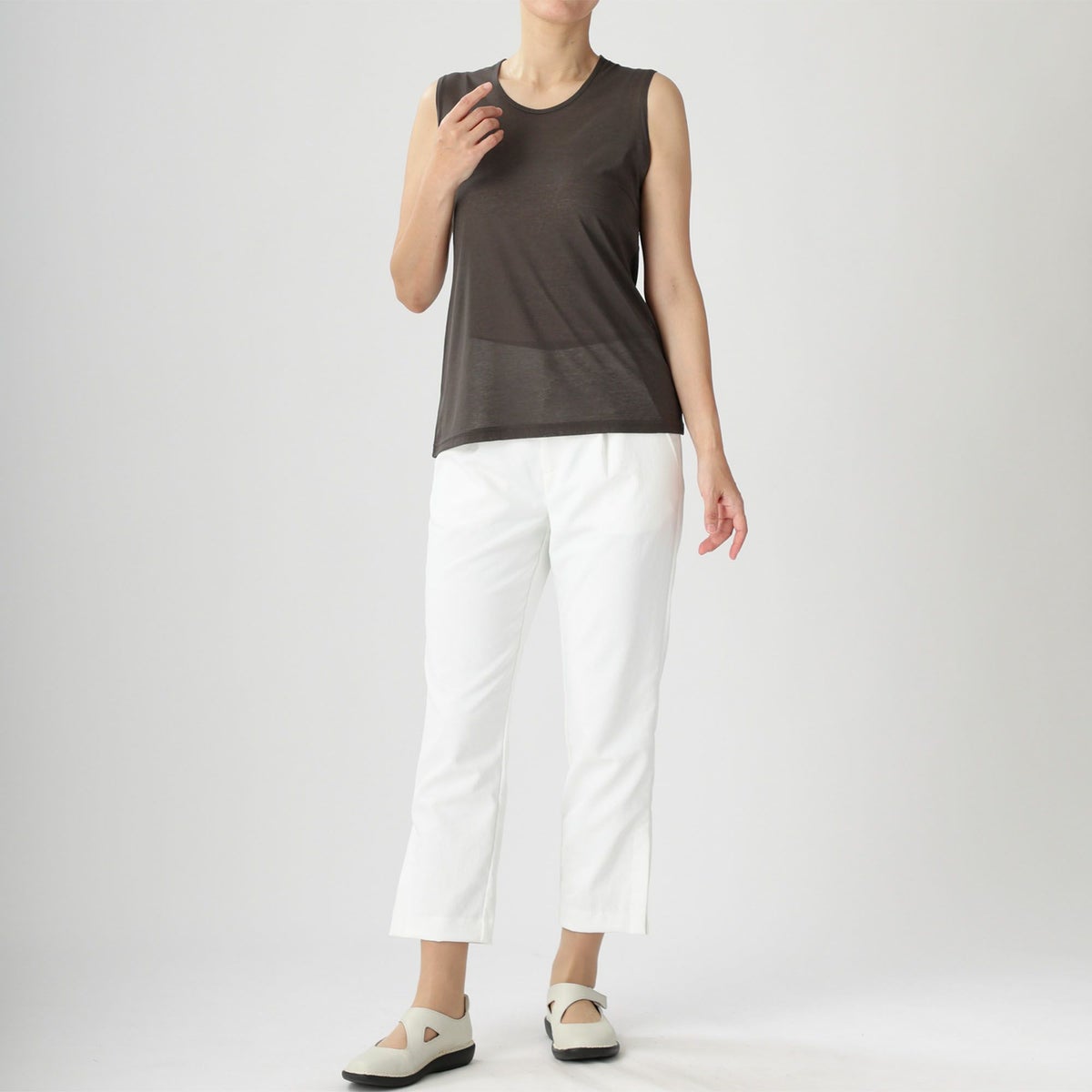 815-53-70（チャコール）